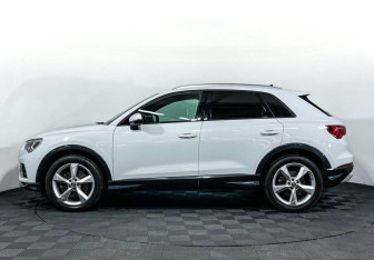 Подержанный автомобиль Audi Q3 2019 года (8 фото)