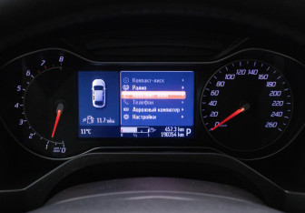 Подержанный автомобиль Ford Galaxy 2011 года (11 фото)