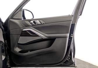 Подержанный автомобиль BMW X6 2023 года (25 фото)