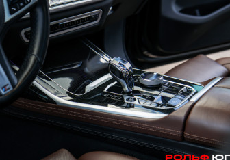 Подержанный автомобиль BMW X7 2019 года (20 фото)