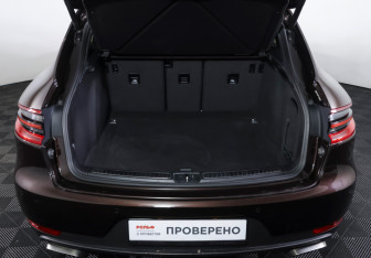 Подержанный автомобиль Porsche Macan 2018 года (9 фото)