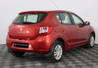 Подержанный автомобиль Renault Sandero 2016 года (3 фото)