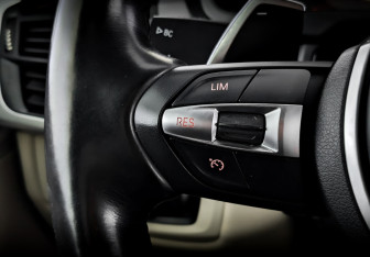 Подержанный автомобиль BMW X5 2015 года (30 фото)