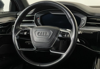 Подержанный автомобиль Audi A8 2019 года (14 фото)