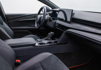 Подержанный автомобиль Toyota Camry Sedan 2025 года (9 фото)