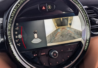 Подержанный автомобиль MINI Hatch 2022 года (26 фото)