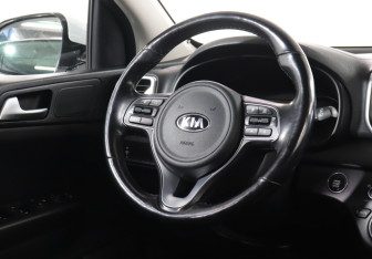 Подержанный автомобиль Kia Sportage 2016 года (15 фото)