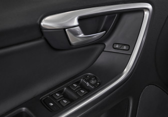 Подержанный автомобиль Volvo XC60 2017 года (8 фото)