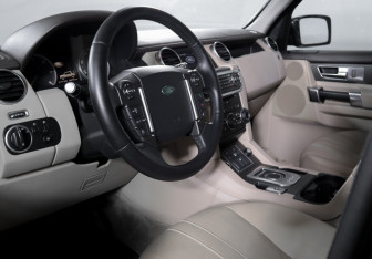 Подержанный автомобиль Land Rover Discovery 2013 года (14 фото)