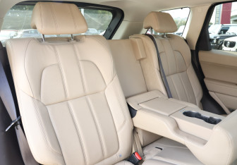 Подержанный автомобиль Land Rover Range Rover Sport 2015 года (36 фото)
