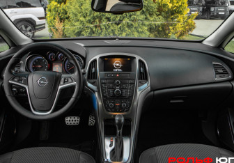 Подержанный автомобиль Opel Astra Hatchback 2011 года (9 фото)