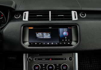 Подержанный автомобиль Land Rover Range Rover Sport 2017 года (26 фото)