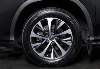 Подержанный автомобиль Lexus RX 2021 года (20 фото)