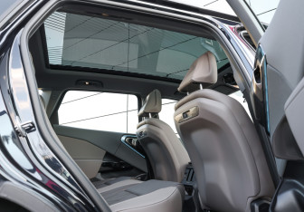 Подержанный автомобиль BMW X3 2025 года (13 фото)