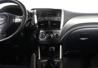 Подержанный автомобиль Subaru Forester Suv 2008 года (12 фото)
