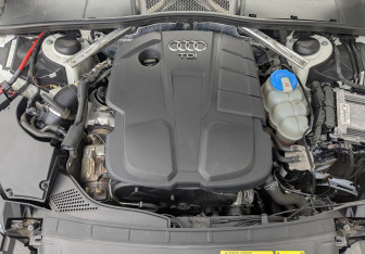 Подержанный автомобиль Audi A4 Sedan 2017 года (9 фото)