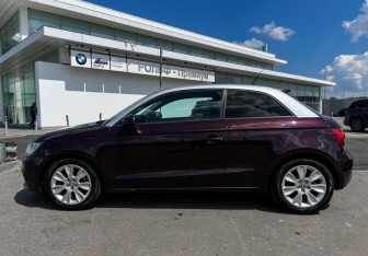 Подержанный автомобиль Audi A1 2012 года (8 фото)