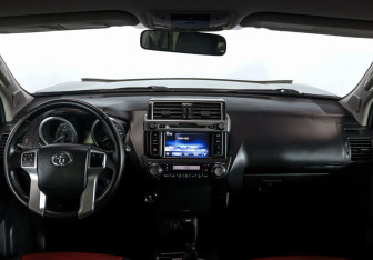 Подержанный автомобиль Toyota Land Cruiser Prado 2014 года (8 фото)