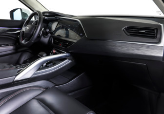 Подержанный автомобиль Geely Tugella 2021 года (11 фото)