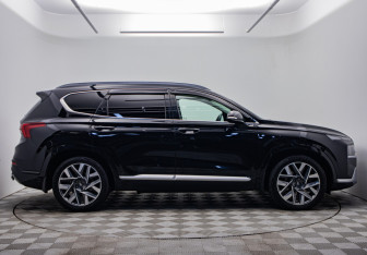 Подержанный автомобиль Hyundai Santa Fe 2021 года (6 фото)