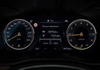 Подержанный автомобиль Genesis G70 2021 года (13 фото)