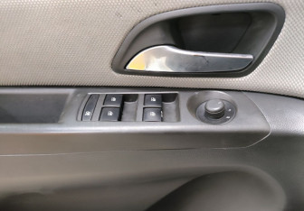 Подержанный автомобиль Chevrolet Cruze Sedan 2013 года (19 фото)