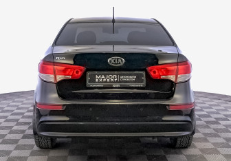Подержанный автомобиль Kia Rio Sedan 2016 года (6 фото)
