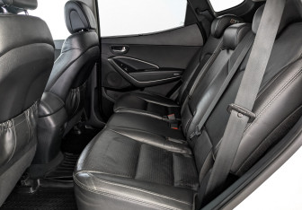 Подержанный автомобиль Hyundai Santa Fe 2012 года (18 фото)