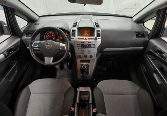 Подержанный автомобиль Opel Zafira Compactvan 2012 года (13 фото)