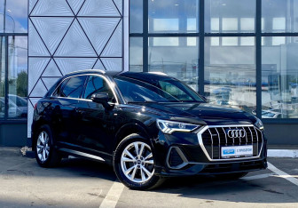 Подержанный автомобиль Audi Q3 2021 года (3 фото)