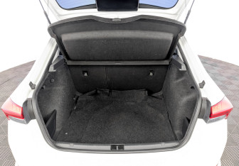 Подержанный автомобиль Skoda Rapid Liftback 2021 года (10 фото)