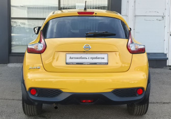 Подержанный автомобиль Nissan Juke 2014 года (6 фото)