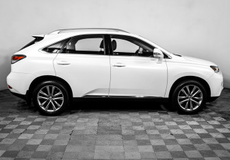 Подержанный автомобиль Lexus RX 2013 года (4 фото)