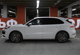 Подержанный автомобиль Porsche Cayenne 2021 года (8 фото)