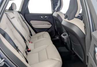 Новый Volvo XC60 2025 (12 фото)