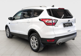 Подержанный автомобиль Ford Kuga 2019 года (7 фото)