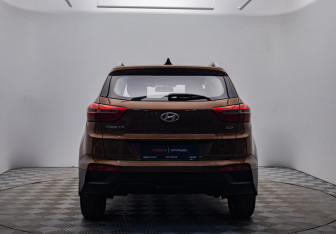 Подержанный автомобиль Hyundai Creta 2019 года (6 фото)
