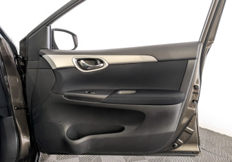 Подержанный автомобиль Nissan Sentra Sedan 2014 года (24 фото)