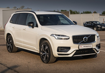 Подержанный автомобиль Volvo XC90 2019 года (3 фото)