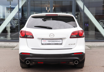 Подержанный автомобиль Mazda CX-9 2012 года (5 фото)
