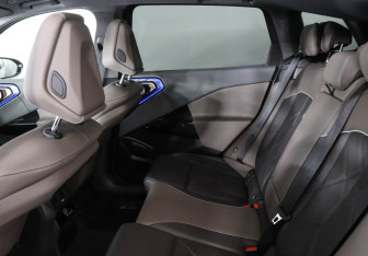 Подержанный автомобиль BMW X3 2025 года (14 фото)