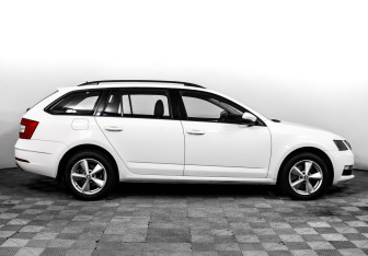 Подержанный автомобиль Skoda Octavia Wagon 2018 года (4 фото)