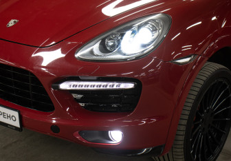 Подержанный автомобиль Porsche Cayenne 2013 года (23 фото)