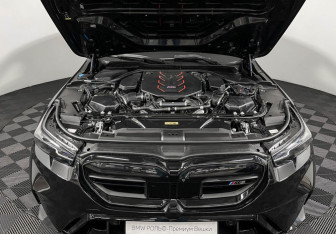 Подержанный автомобиль BMW M5 Sedan 2024 года (10 фото)