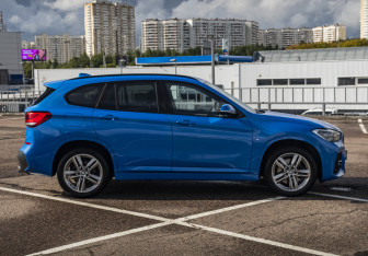 Подержанный автомобиль BMW X1 2020 года (4 фото)