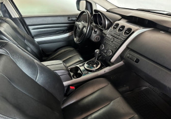Подержанный автомобиль Mazda CX-7 2011 года (10 фото)