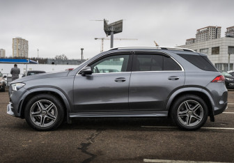 Подержанный автомобиль Mercedes-Benz GLE 2021 года (9 фото)