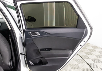 Подержанный автомобиль Kia Ceed Wagon 2020 года (23 фото)