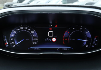 Подержанный автомобиль Peugeot 3008 2019 года (11 фото)