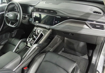 Подержанный автомобиль Geely Atlas Pro 2024 года (9 фото)